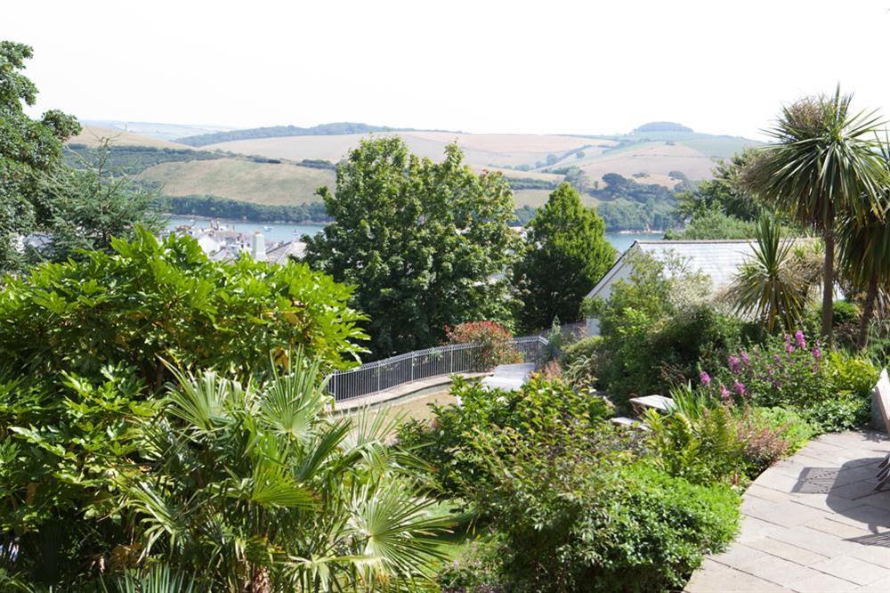 Shared garden with Flats 1, 2 & 3 Albany House (photo 4) at 1 Albany House in Allenhayes Road, Salcombe