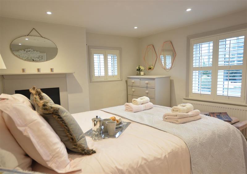 One of the 2 bedrooms (photo 2) at 1 Alde Lane, Aldeburgh, Aldeburgh