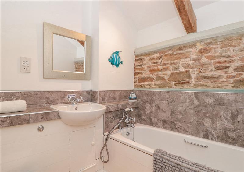 The bathroom (photo 2) at 1 Alston Farm Cottages, Churston Ferrers near Brixham