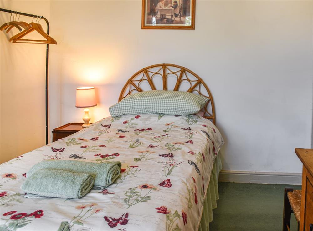 Twin bedroom (photo 3) at 1 Brandiston Barn Cottage in Melton Constable, Norfolk