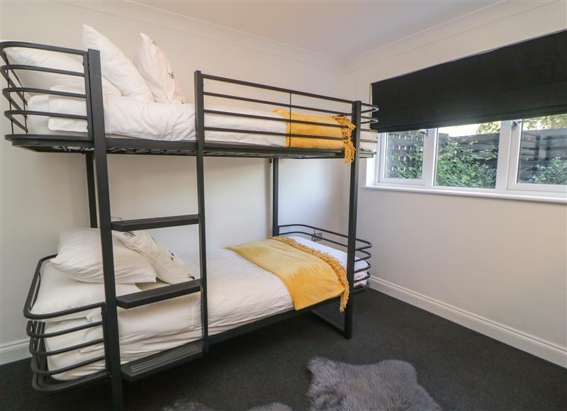 A bedroom in 1 Brompton Gardens (photo 2) at 1 Brompton Gardens, Torquay
