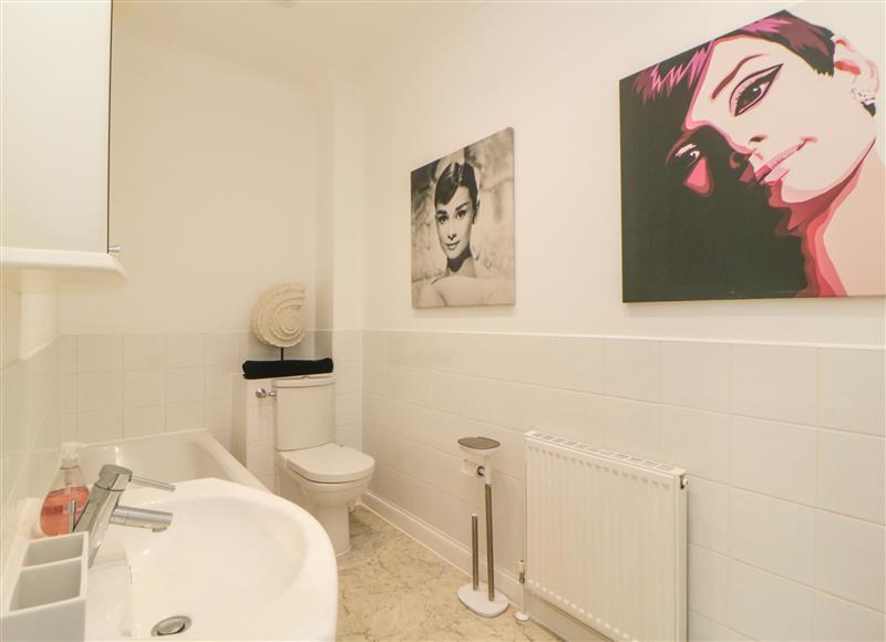 This is the bathroom (photo 4) at 1 Brompton Gardens, Torquay