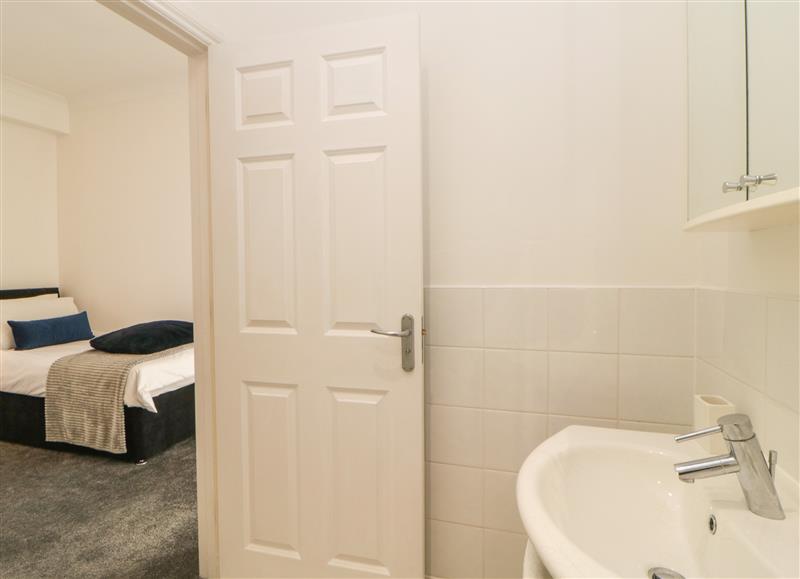 This is the bathroom (photo 6) at 1 Brompton Gardens, Torquay