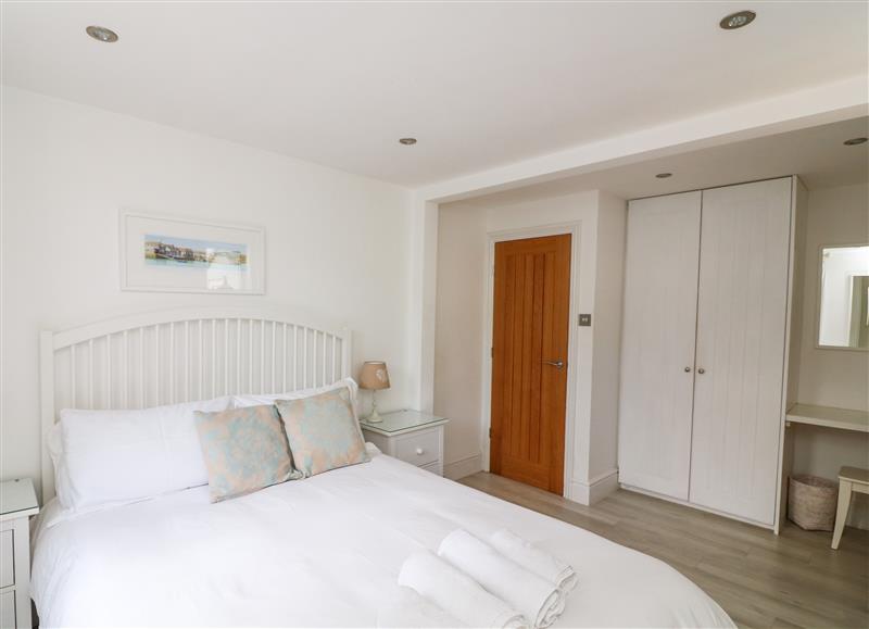 One of the 2 bedrooms at 1 Camperdown Lodge, Salcombe