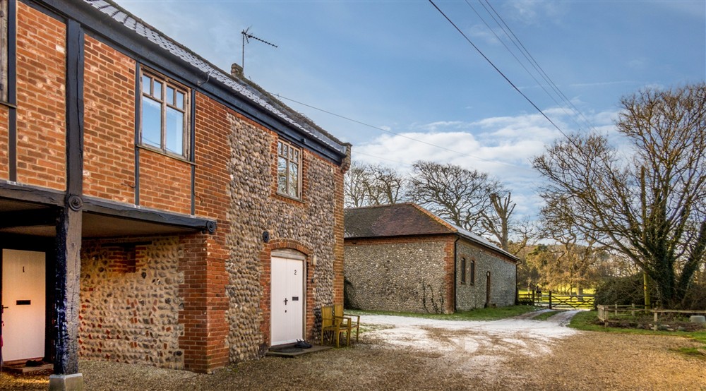 The exterior of 1 Cart Lodge Barn, Norfolk at 1 Cart Lodge Barn in Upper Sheringham, Norfolk