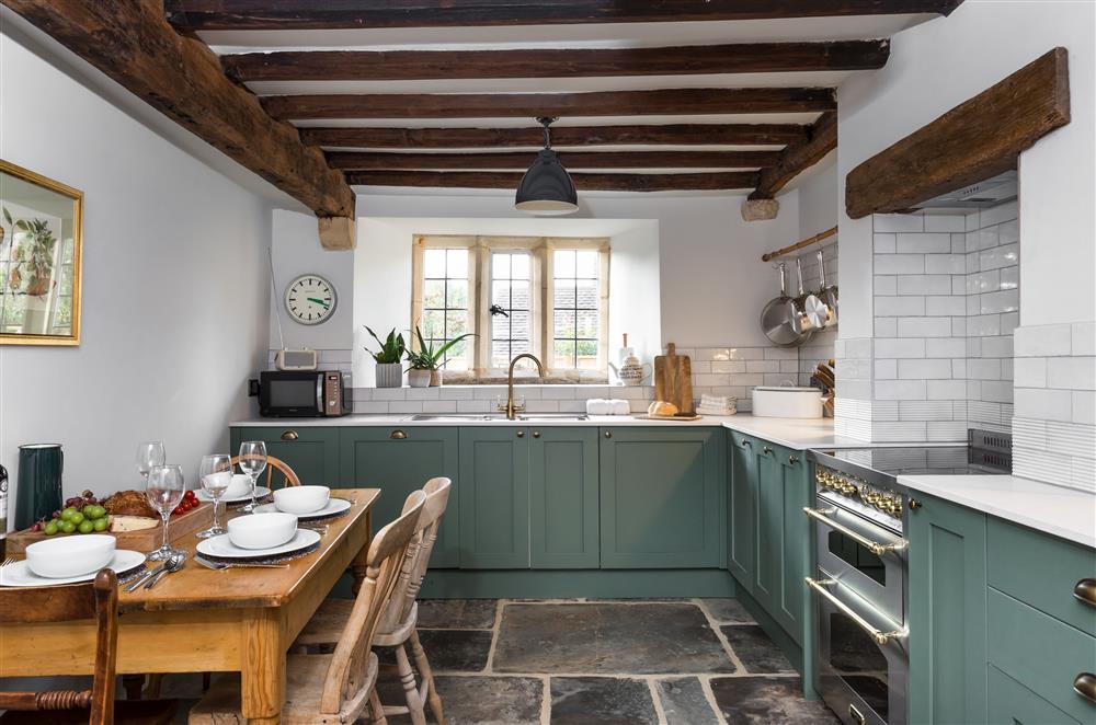 Rustic chic, well-equipped kitchen with an electric oven and hob at 1 Chestnut Corner, Stanton, Broadway