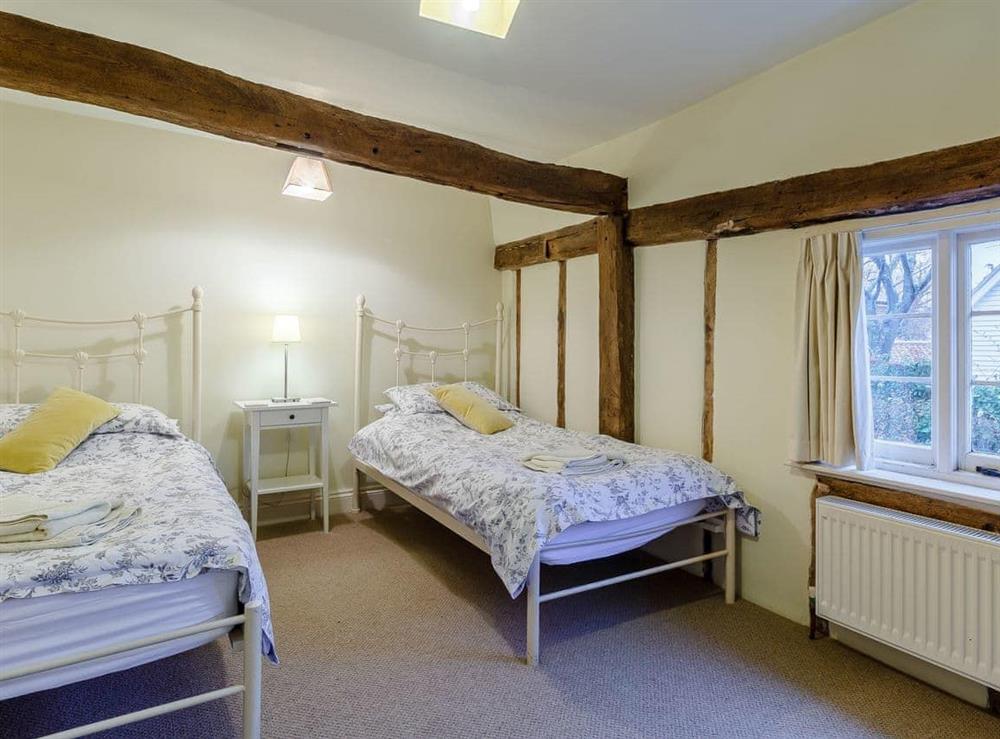 Twin bedroom at 1 Church Farm in Blythburgh, Suffolk
