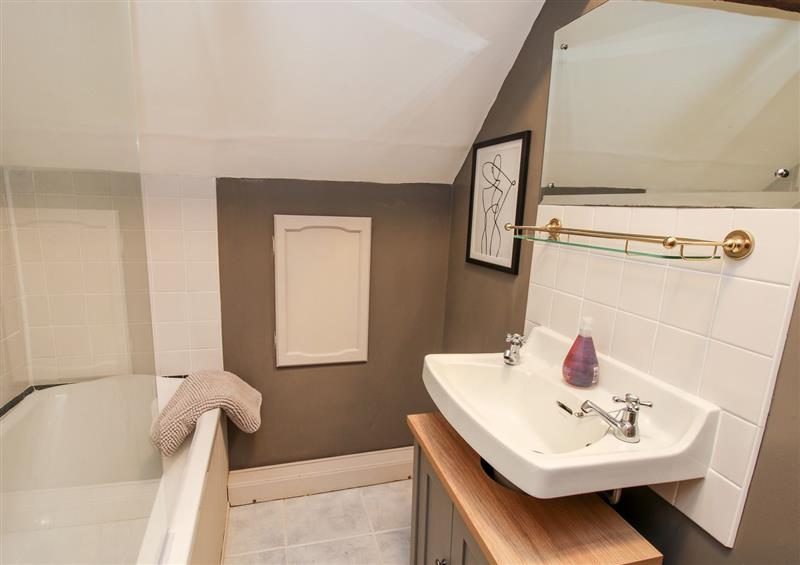 The bathroom at 1 Cliff Villas, Ludlow