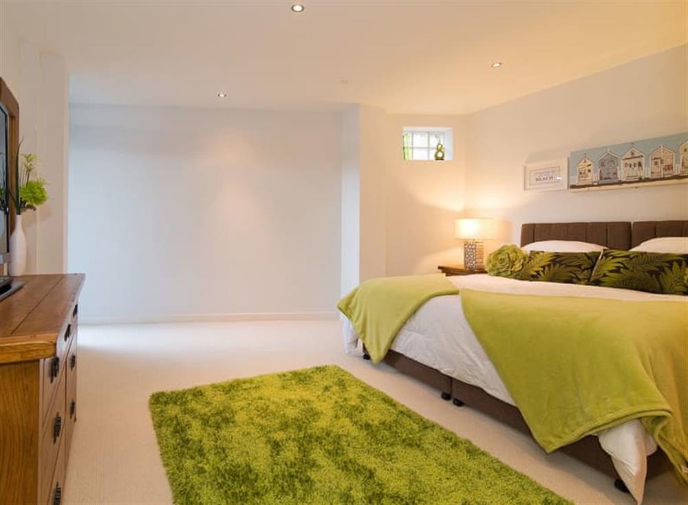 Double bedroom (photo 2) at 1 Cribbar in , Newquay