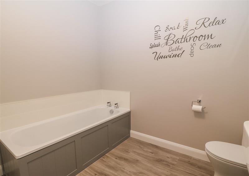 The bathroom (photo 2) at 1 Crud Y Mor, Barmouth