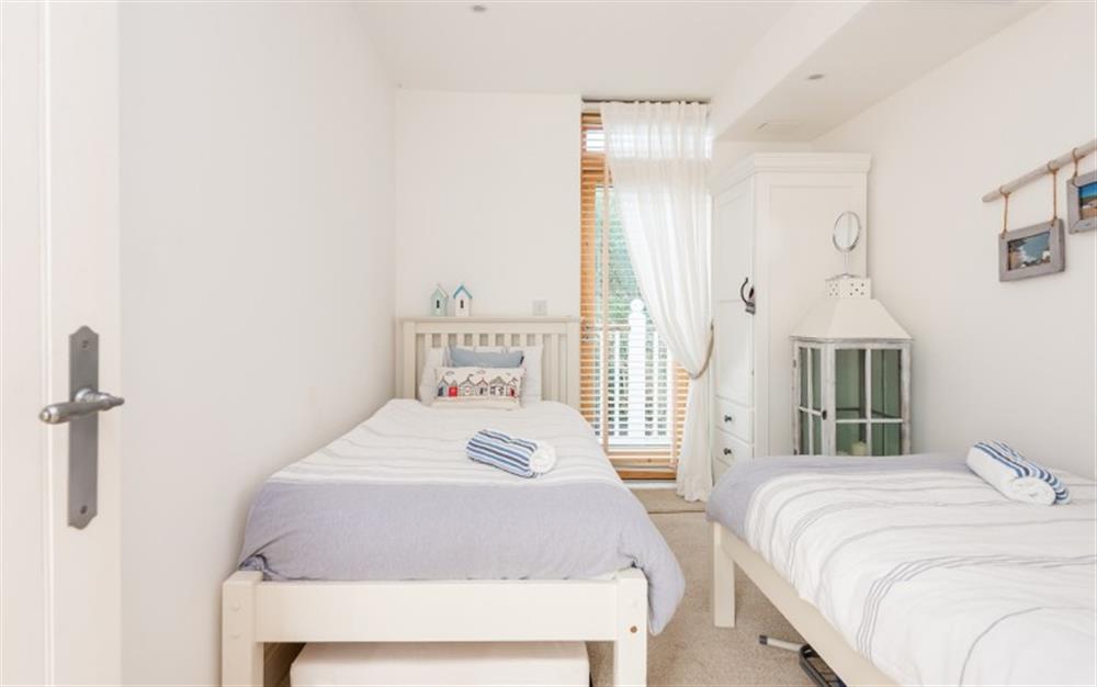 The twin bedroom at 1 Edith Mews in Hallsands