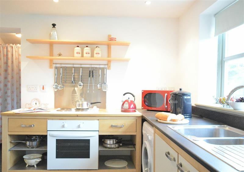 This is the kitchen (photo 2) at 1 Grange Cottages, Westleton, Westleton