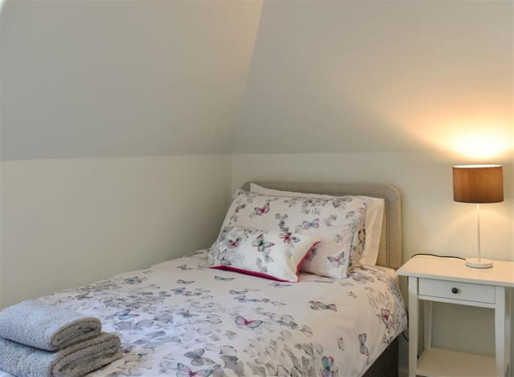 Well presented twin bedroom with en-suite at 1 Hamilton Terrace in Lamlash, Isle of Arran, Scotland