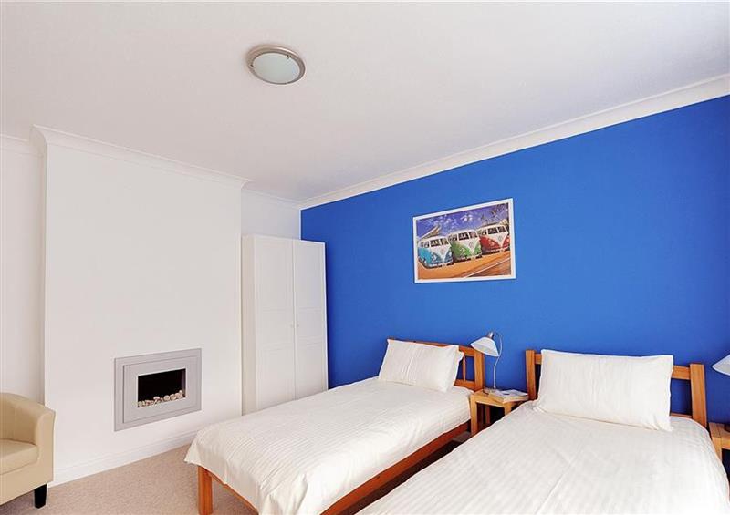 One of the bedrooms (photo 2) at 1 Harbour Heights, Lyme Regis