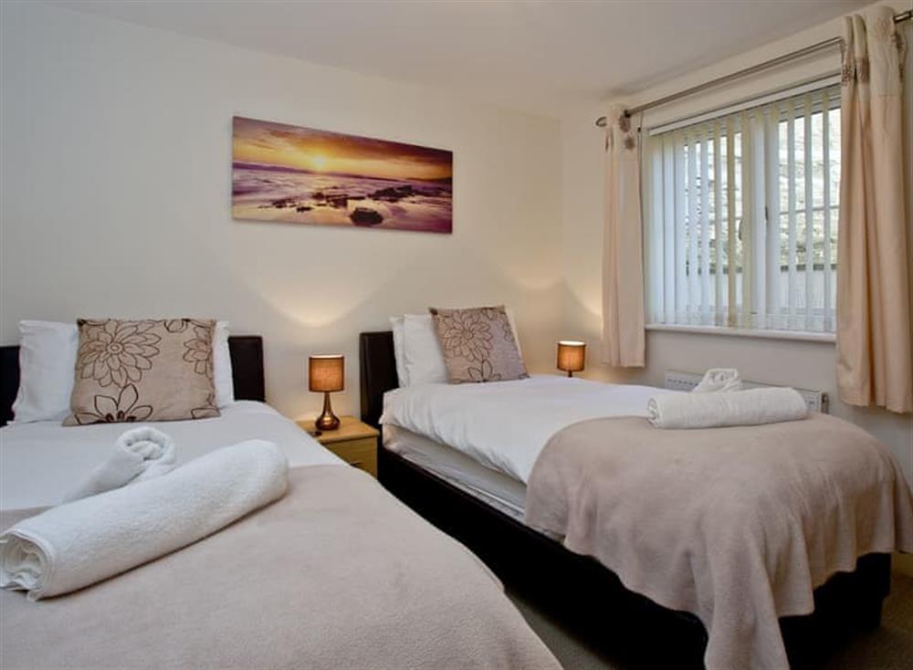 Twin bedroom at 1 Harbour View in , Newquay