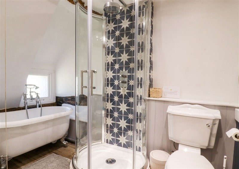 The bathroom at 1 Harpur Cottage, Ravensden