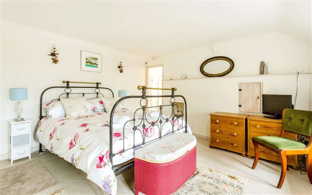 The double bedroom at 1 Head O'Ditch in Polperro