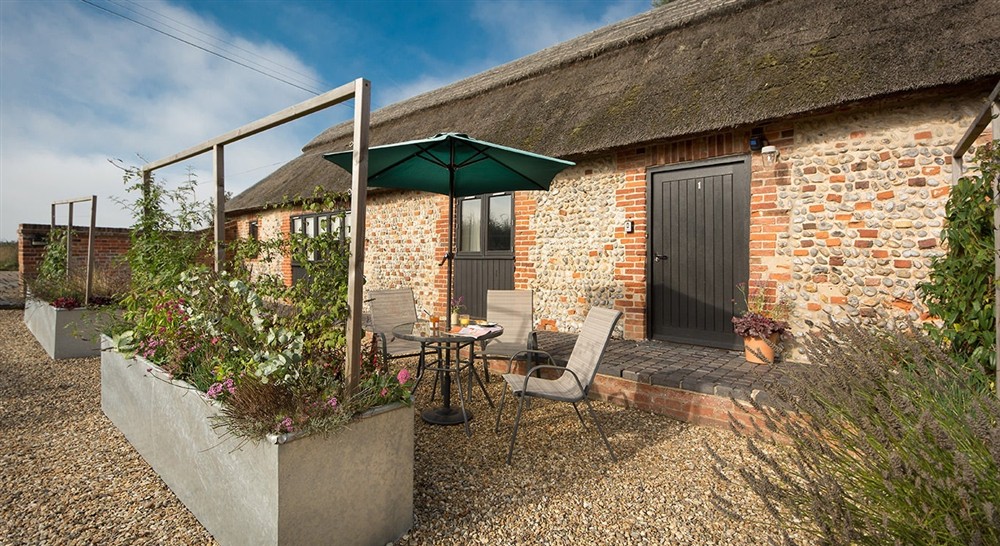 The exterior of 1 Horsey Barns, Horsey, Norfolk (photo 2) at 1 Horsey Barns in Horsey, Norfolk