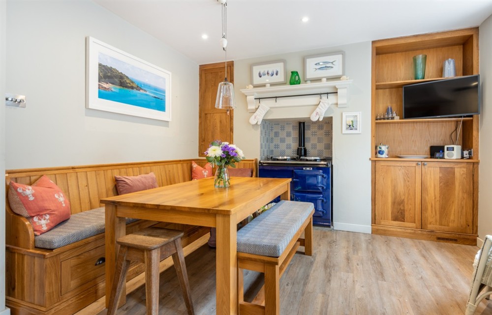 Photo of 1 Island Street (photo 3) at 1 Island Street in Salcombe