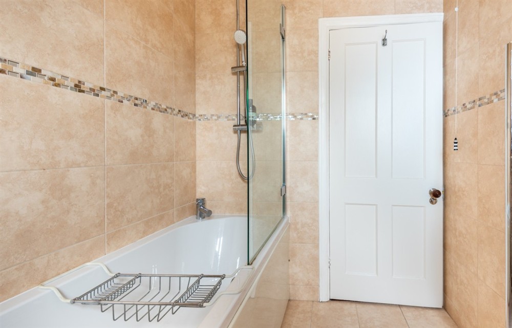 The bathroom at 1 Island Street in Salcombe