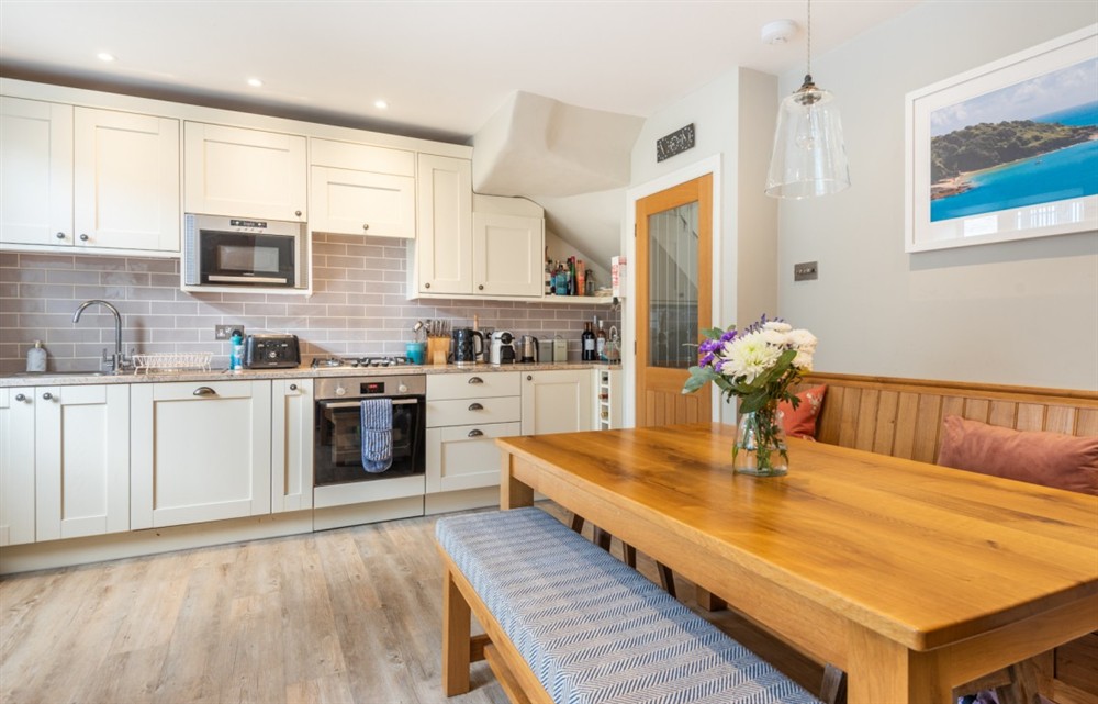 The kitchen at 1 Island Street in Salcombe