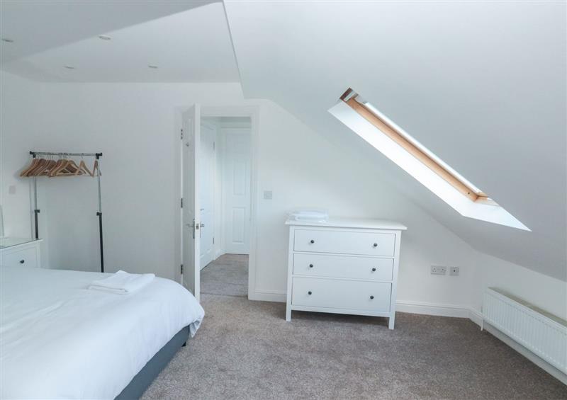 One of the bedrooms (photo 2) at 1 Kents Mews, Torquay