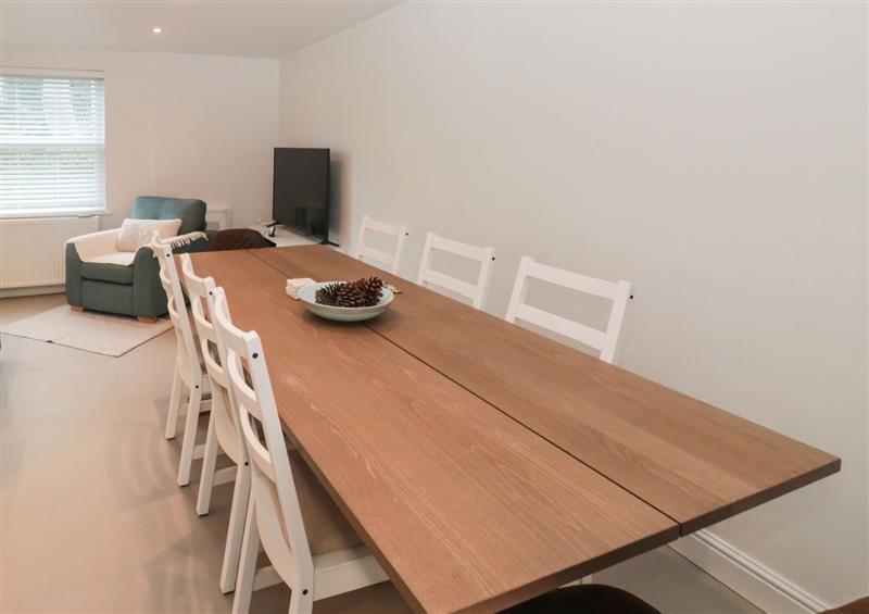 The dining room at 1 Kents Mews, Torquay
