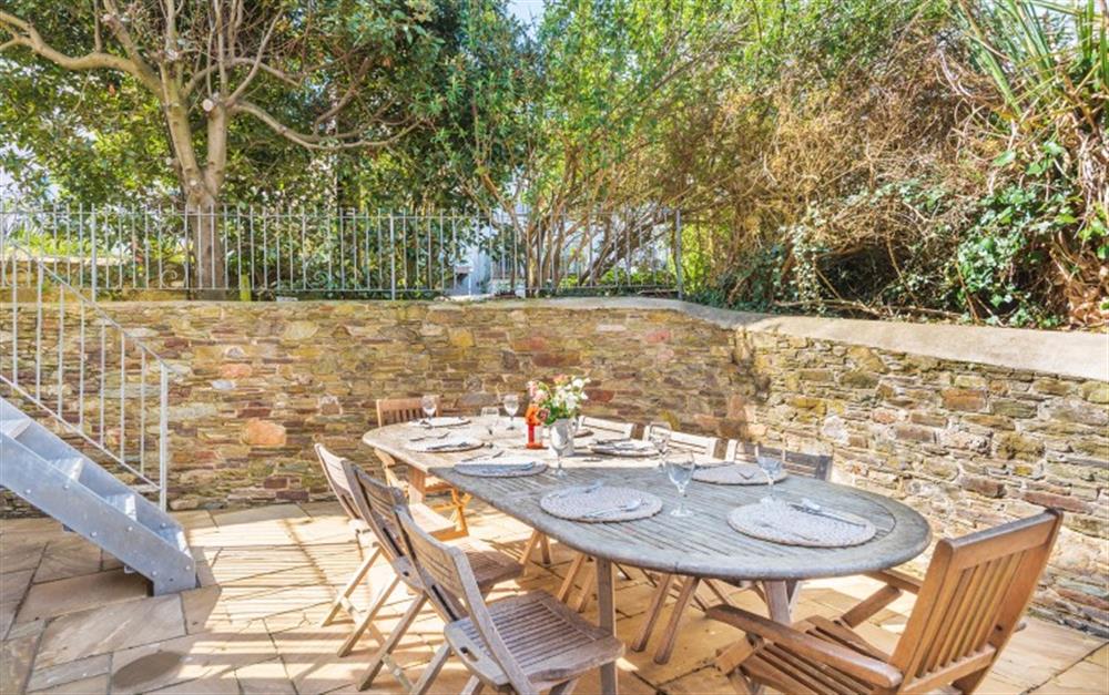 The kitchen terrace at 1 Kings Cottages in Salcombe