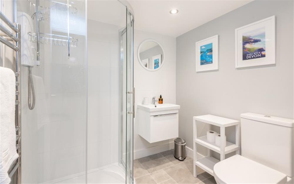 The shower room adjacent to bedroom 2 at 1 Kings Cottages in Salcombe