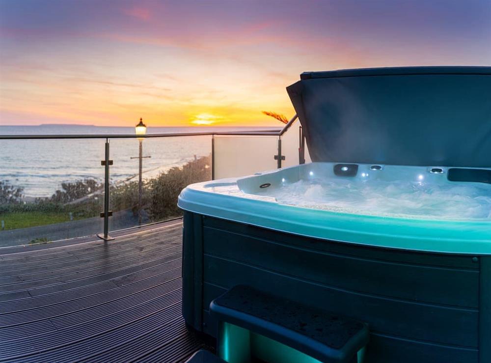 Hot tub at 1 Little Beach in Woolacombe, Devon