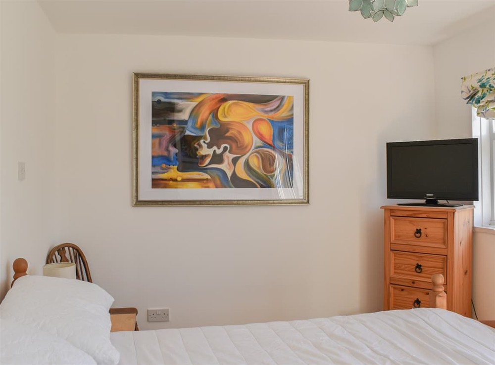 Double bedroom (photo 2) at 1 Merope in Padstow, Cornwall