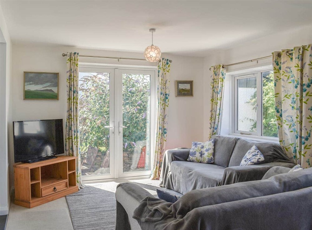 Living area (photo 2) at 1 Merope in Padstow, Cornwall