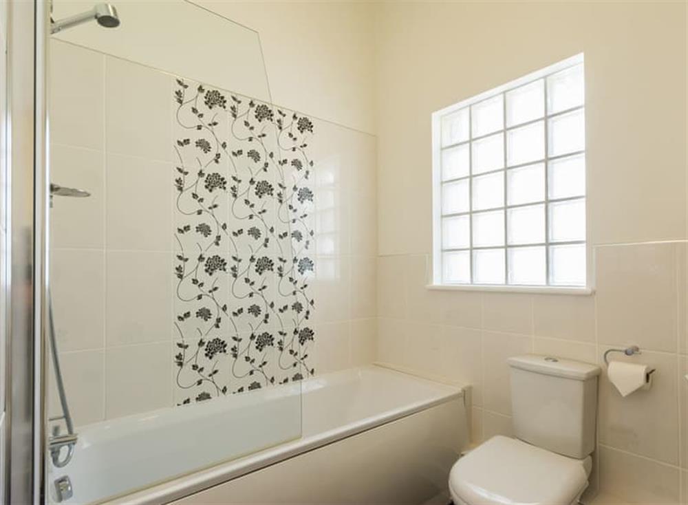 Bathroom (photo 2) at 1 Middle Manor Cottages in Brixham, South Devon