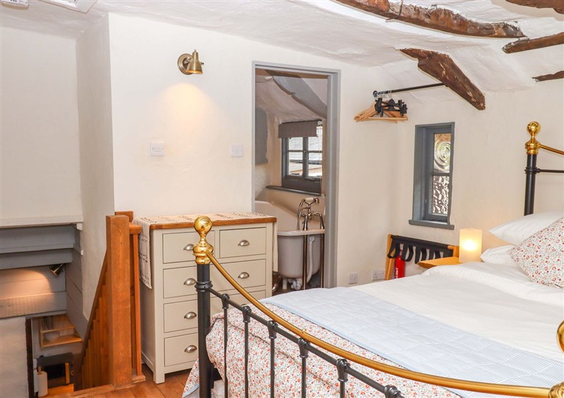 Bedroom at 1 Myrtle Cottages, Stokeinteignhead
