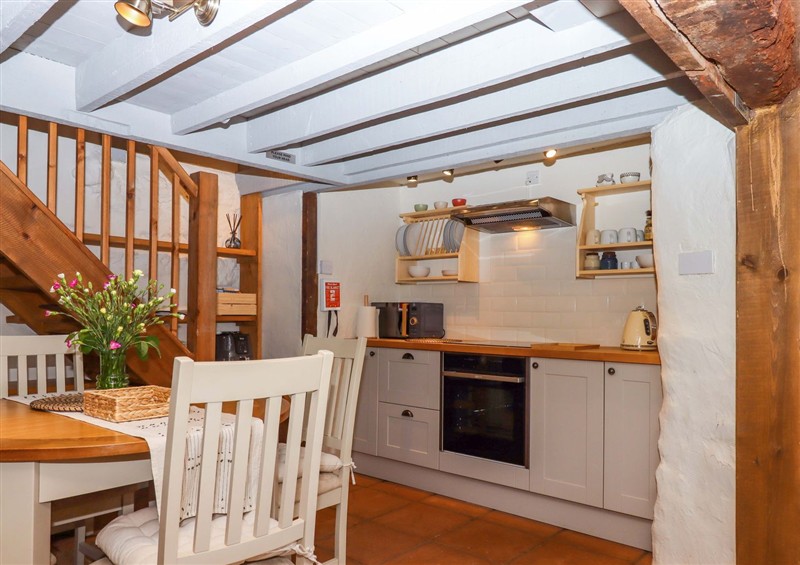The kitchen at 1 Myrtle Cottages, Stokeinteignhead