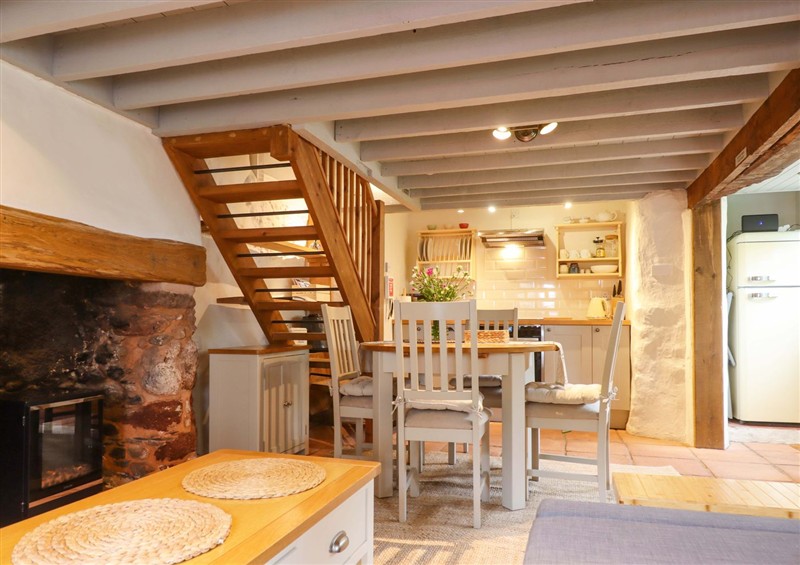 The living room at 1 Myrtle Cottages, Stokeinteignhead