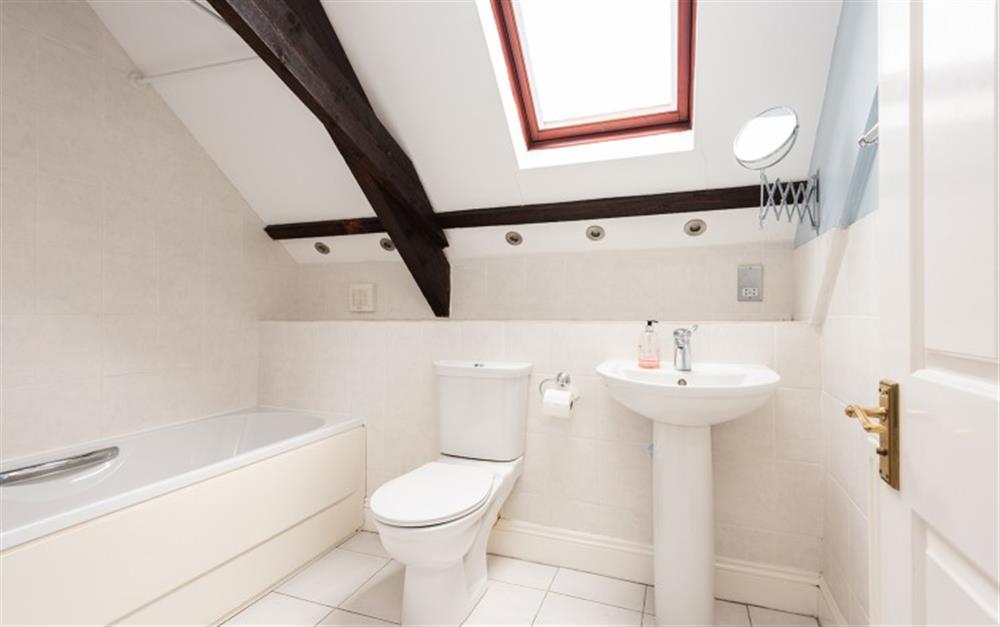 First floor bathroom at 1 North Upton Barns in Bantham