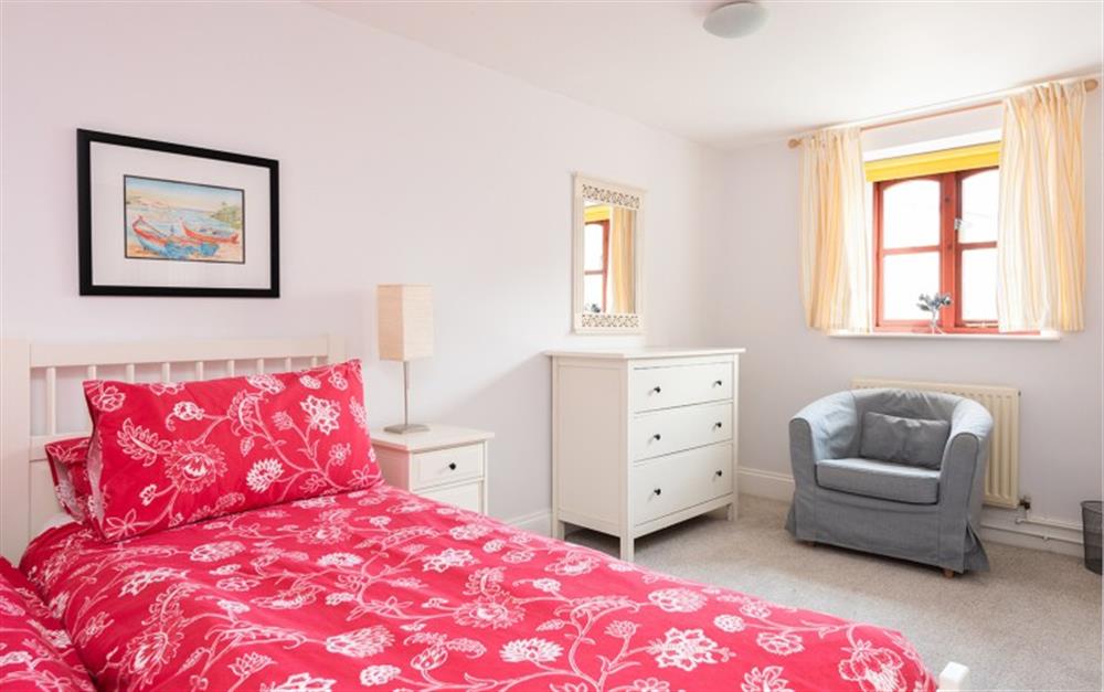 The lower ground floor twin bedroom at 1 North Upton Barns in Bantham