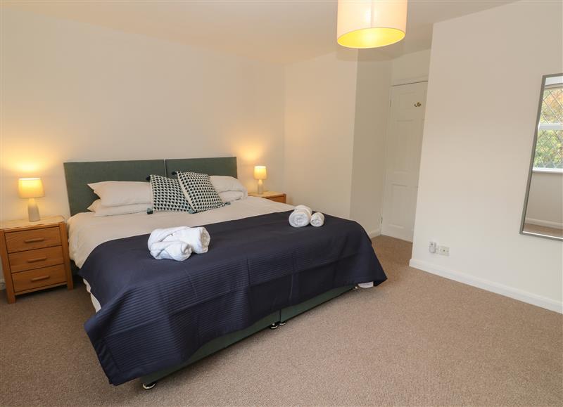 This is a bedroom (photo 2) at 1 Riverside Cottage, Cusgarne near Perranarworthal