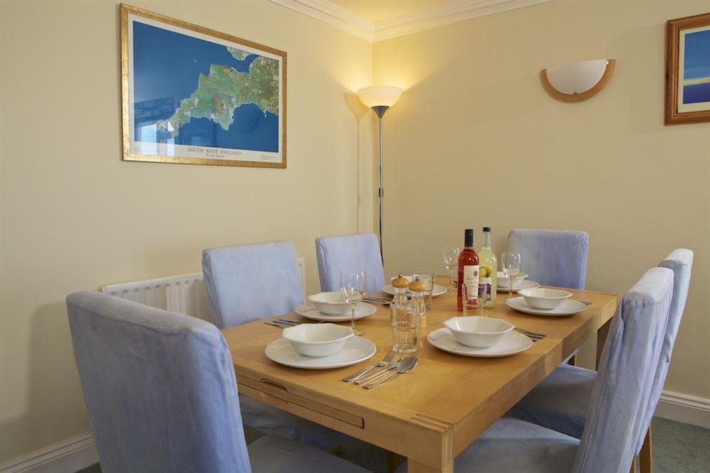 Dining area with seating for six at 1 Thurlestone Rock Apartments in Thurlestone, Kingsbridge
