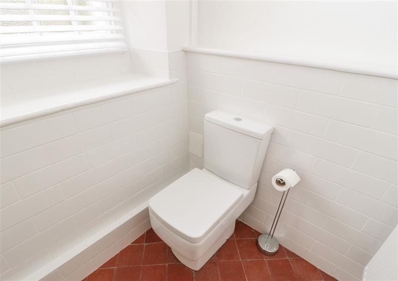 The bathroom at 1 Tyn Y Caeau Apartment, Menai Bridge