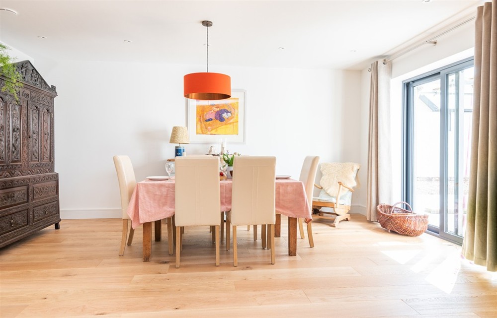 The dining room at 1 Whimbrels Edge in Thurlestone
