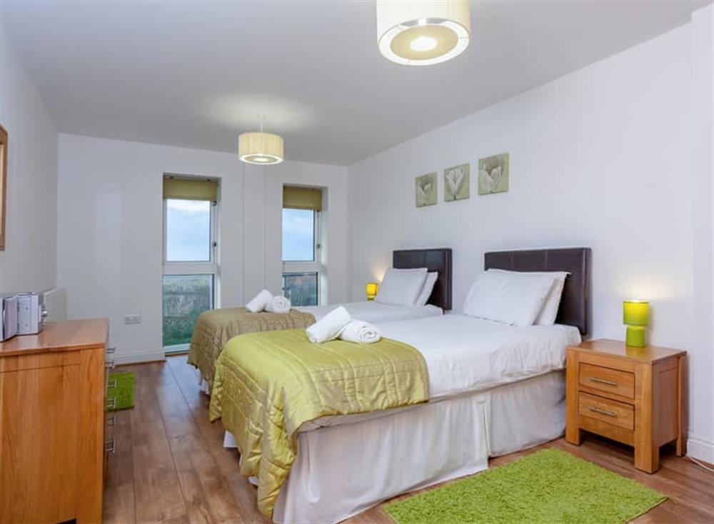 Twin bedroom at 10 Bredon Court in Newquay, North Cornwall