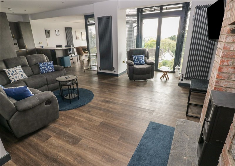 Enjoy the living room (photo 2) at 10 Brython Place, Tenby