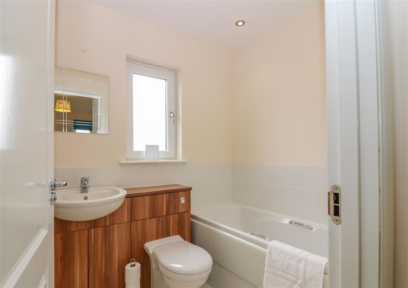 This is the bathroom (photo 2) at 10 Goodhope Gardens, Aberdeen