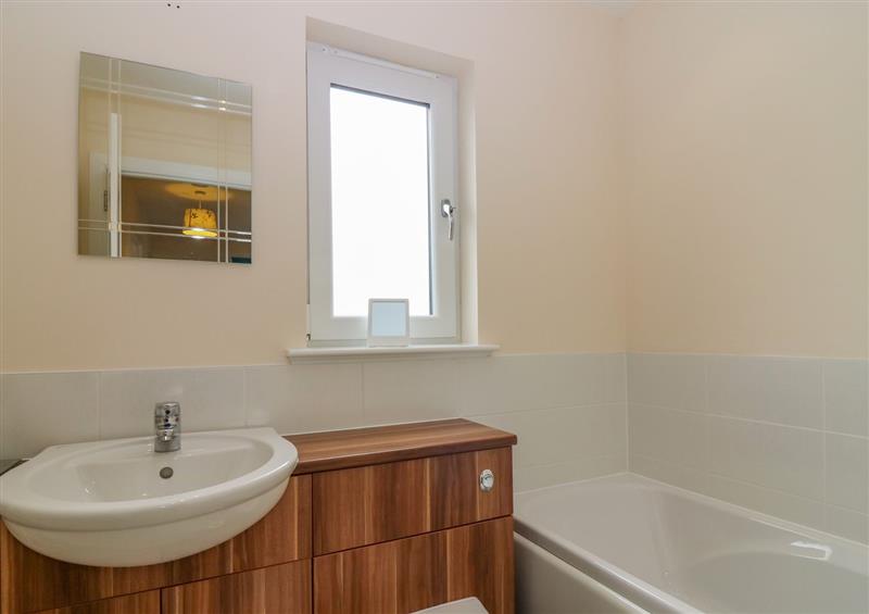 This is the bathroom (photo 3) at 10 Goodhope Gardens, Aberdeen