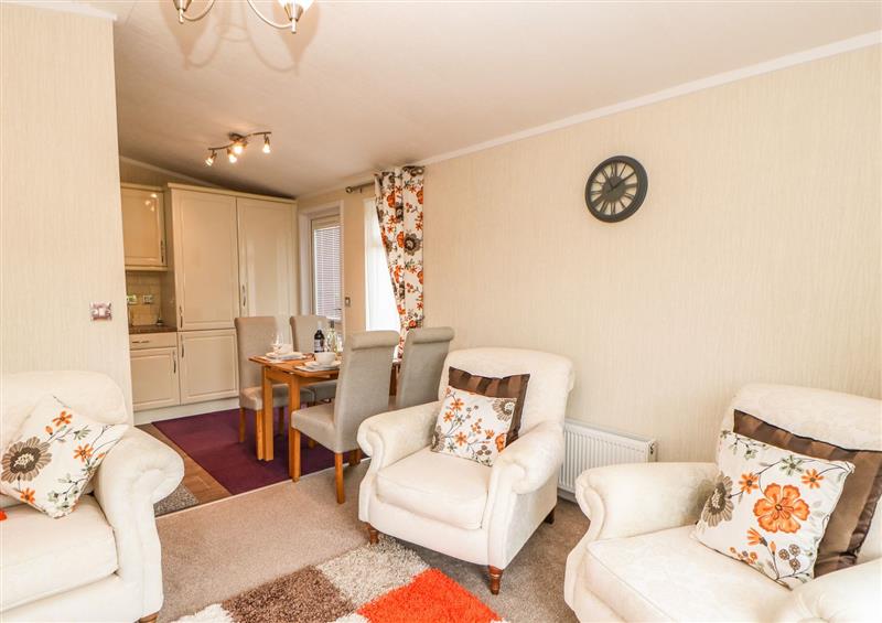 The living room (photo 2) at 10 Poppy Lodge, Tunstall near Catterick