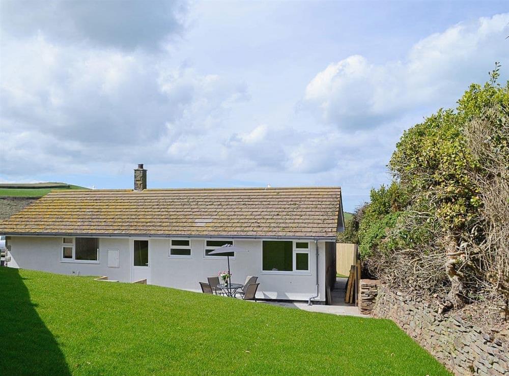 Exterior with garden space at 10 Silvershell View in Port Isaac, Cornwall