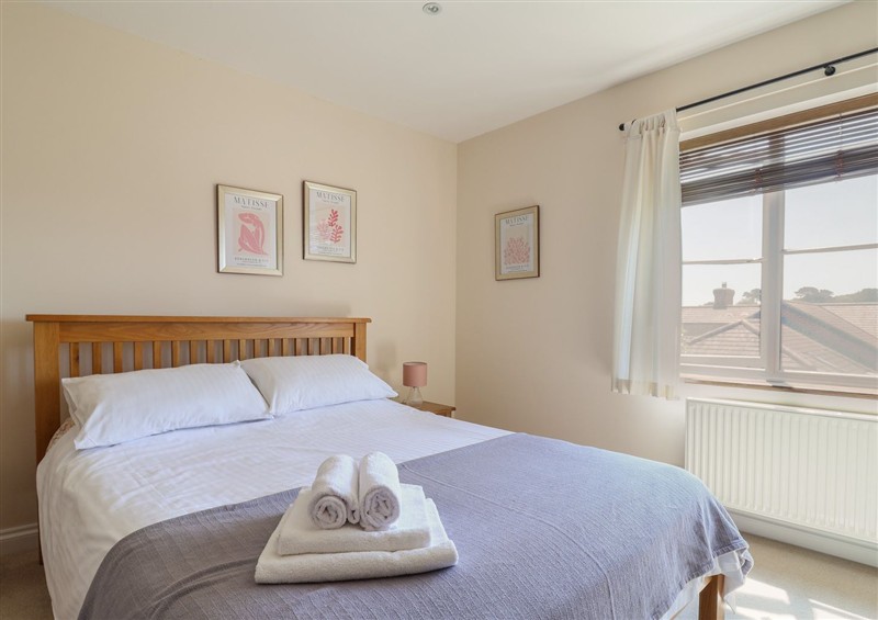 A bedroom in 10 The Gardens at 10 The Gardens, Rousdon near Lyme Regis