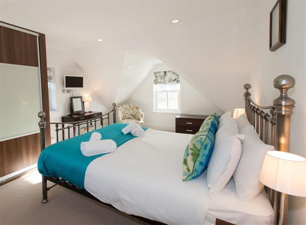 Double bedroom at 10 The Whitehouse in North Cornwall, Watergate Bay & Mawgan Porth